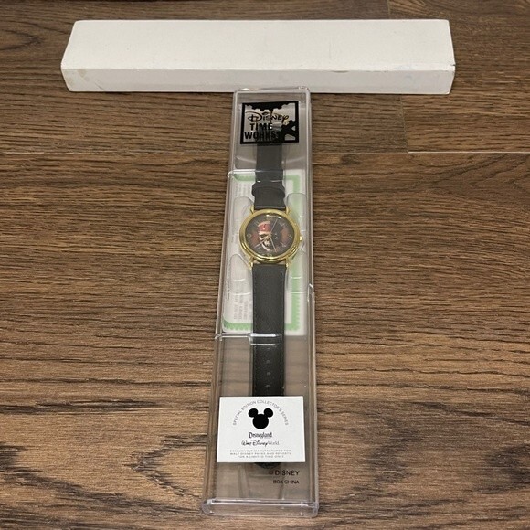 Walt Disney Pirates of the Caribbean Special Edition Sold Out Collectors Watch - Picture 1 of 15